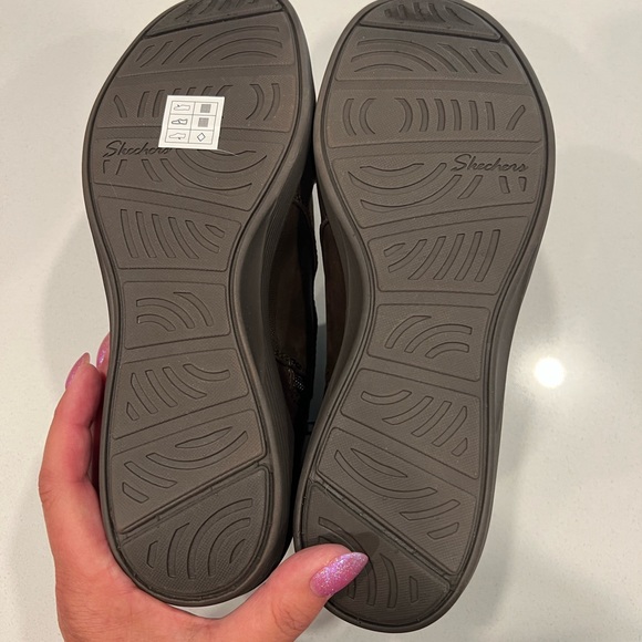 Sketchers size 10 booties - Picture 6 of 7